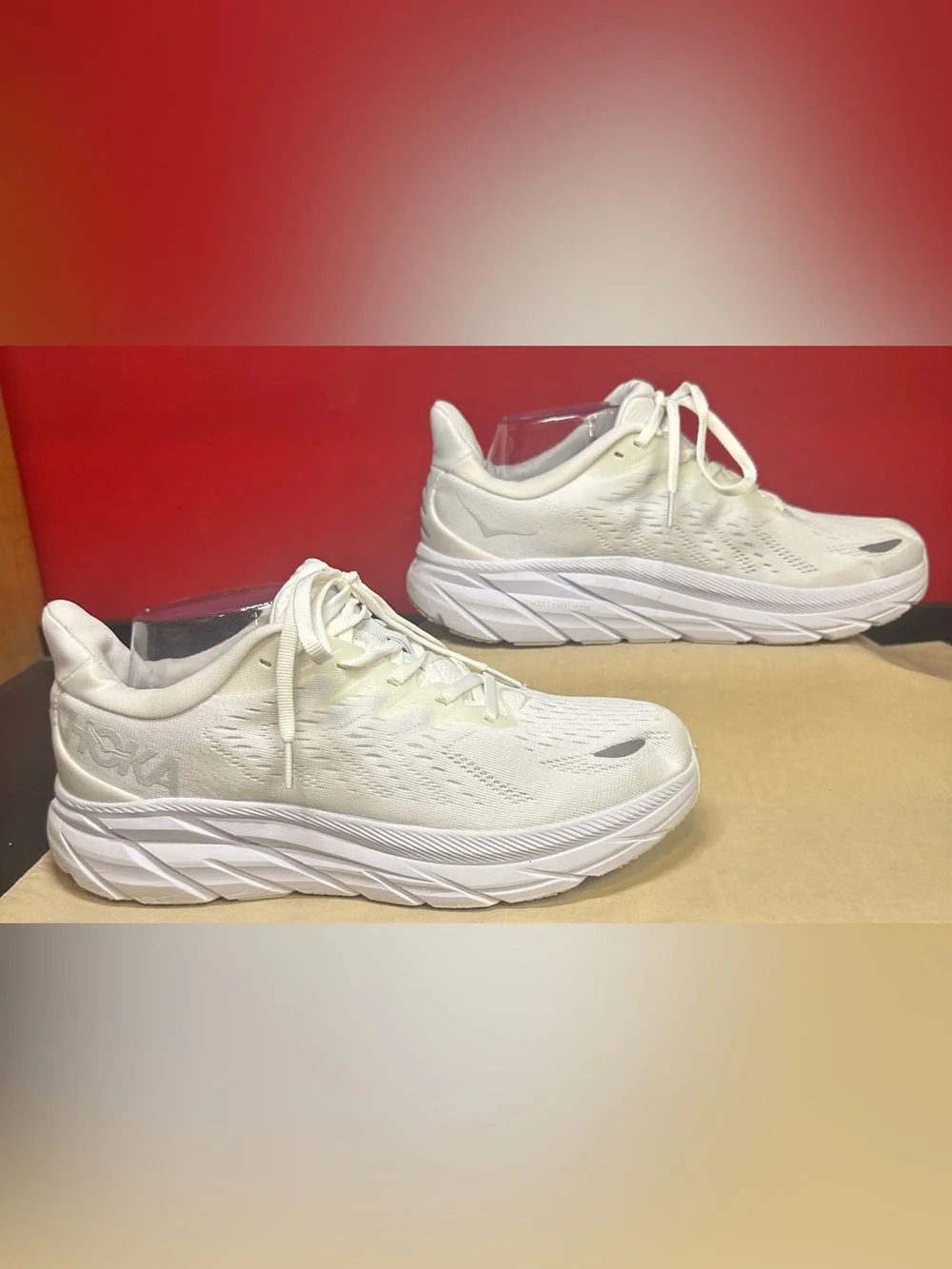 Hoka One One Clifton 8 Running Shoes White with Silver/Gray Accents Men’s Sz 8D